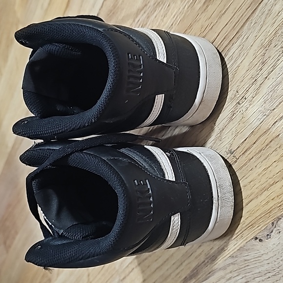 Women's Nike Court Vision Mid, size 8.5 - Picture 4 of 5